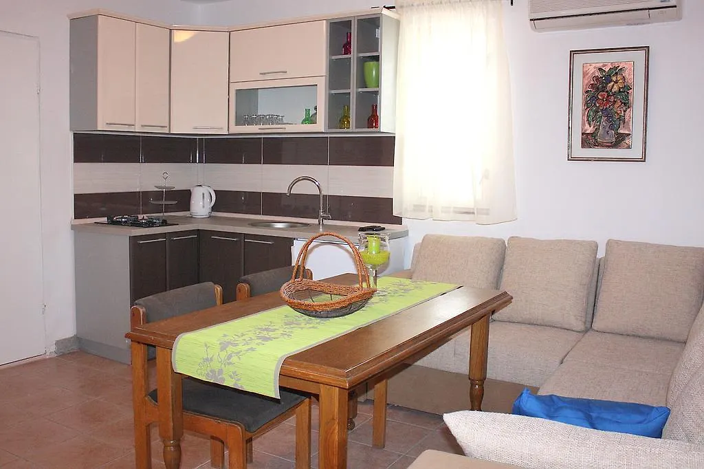 Apartments Kaja Pag Town